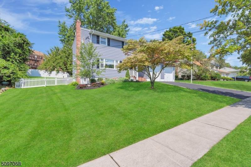 62 Michael Dr - Photo 1
