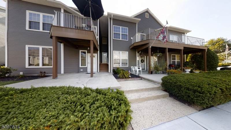 20 S Midland Ave - Photo 1