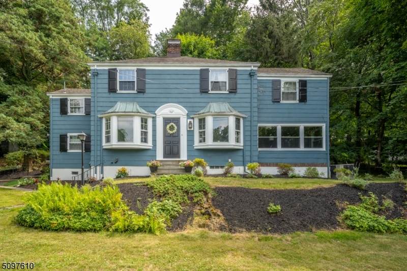 707 Fairmount Ave - Photo 1