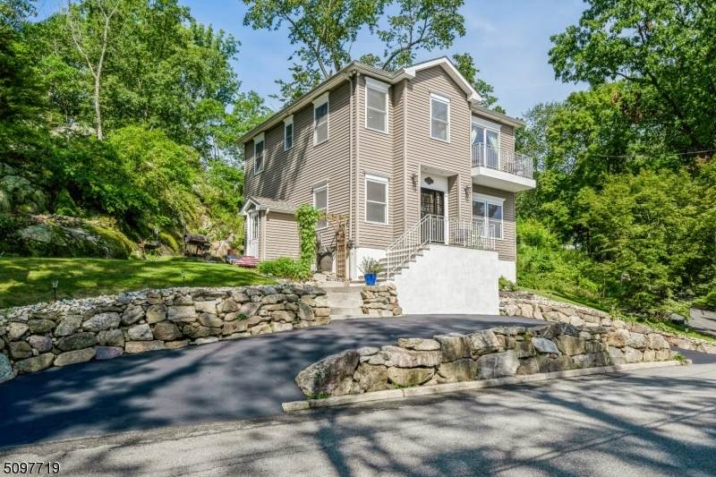 41 Highland Ave - Photo 1
