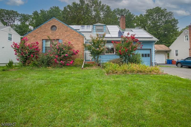 94 Netherwood Ave - Photo 1