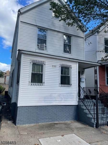 299 W Runyon St - Photo 1