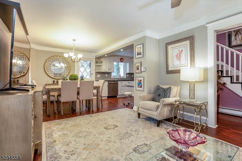 112 Cromwell St - Photo 1