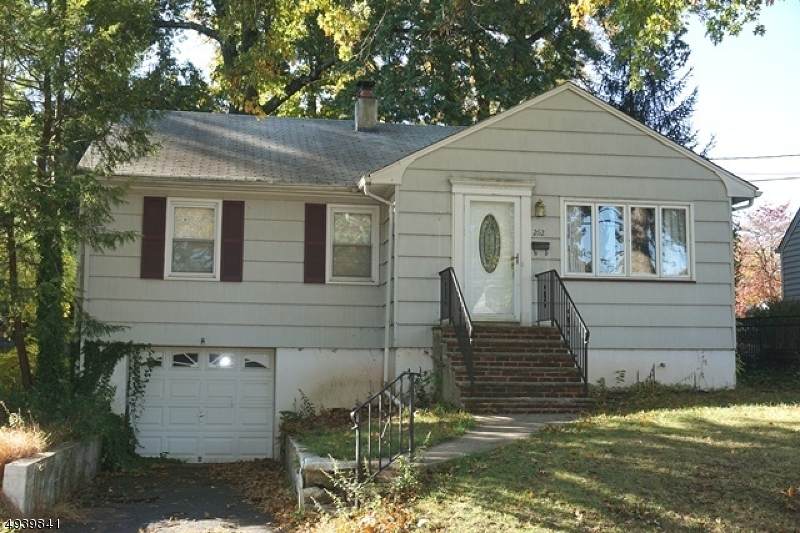 262 Plainfield Ave - Photo 1