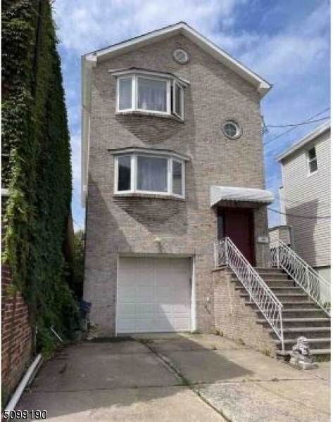 36 E Grand St - Photo 1