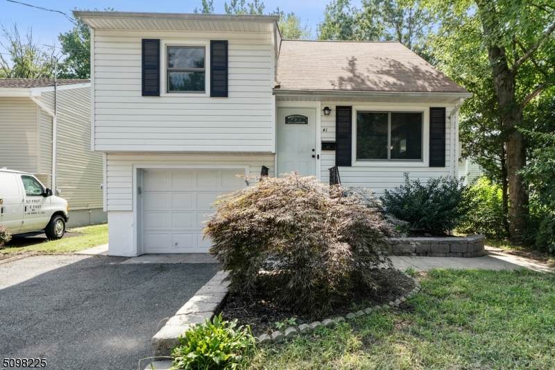 41 Norman Ave - Photo 1