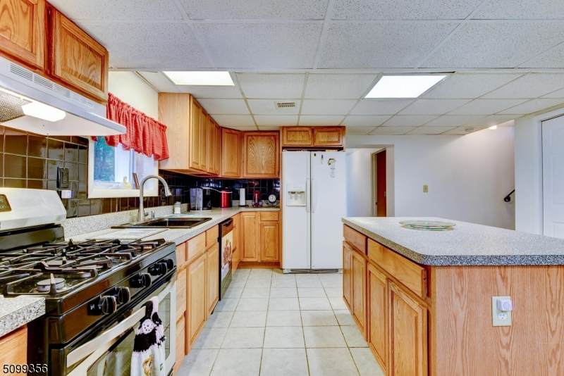 1 Mansfield Dr - Photo 1