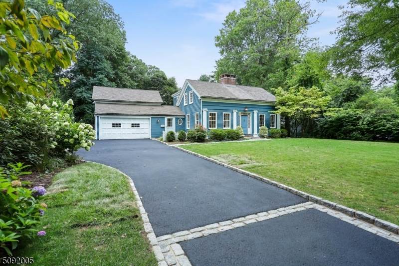 23 Whittredge Rd - Photo 1