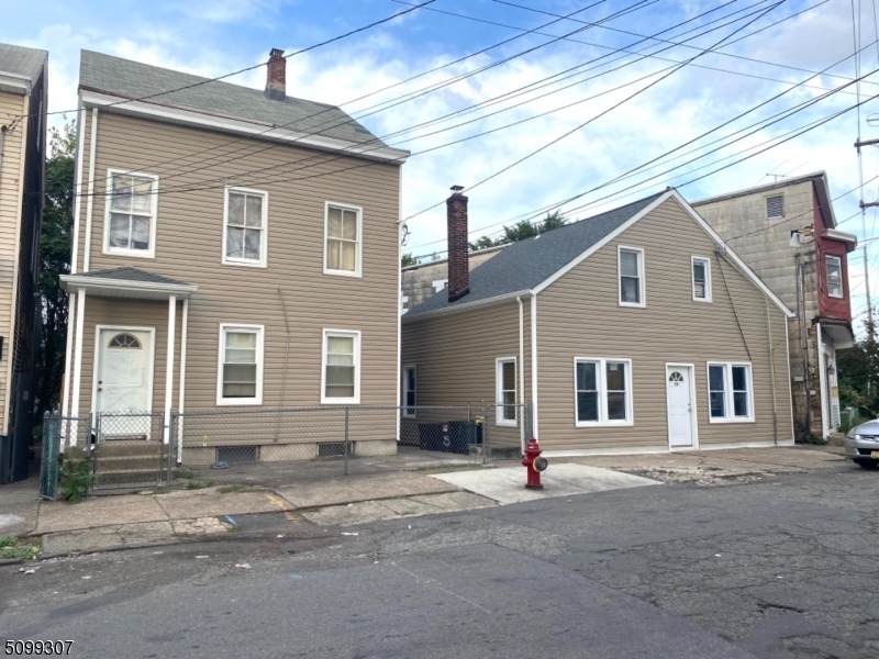 55 Sassafras St - Photo 1