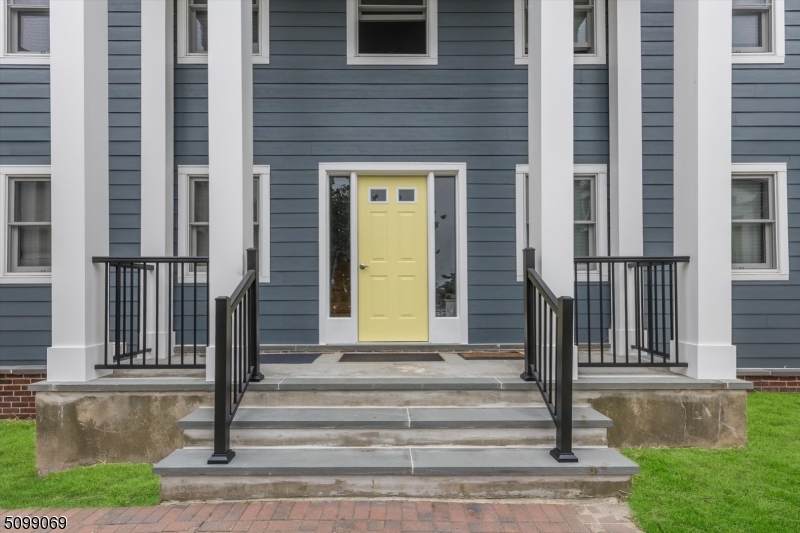 302 Deal Lake Dr - Photo 1