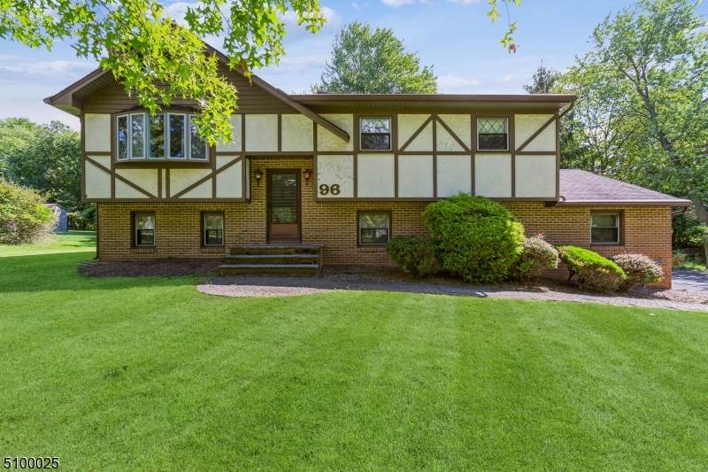 96 Somerset Ave - Photo 1