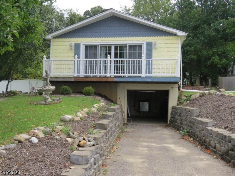 19 Circle Dr - Photo 1