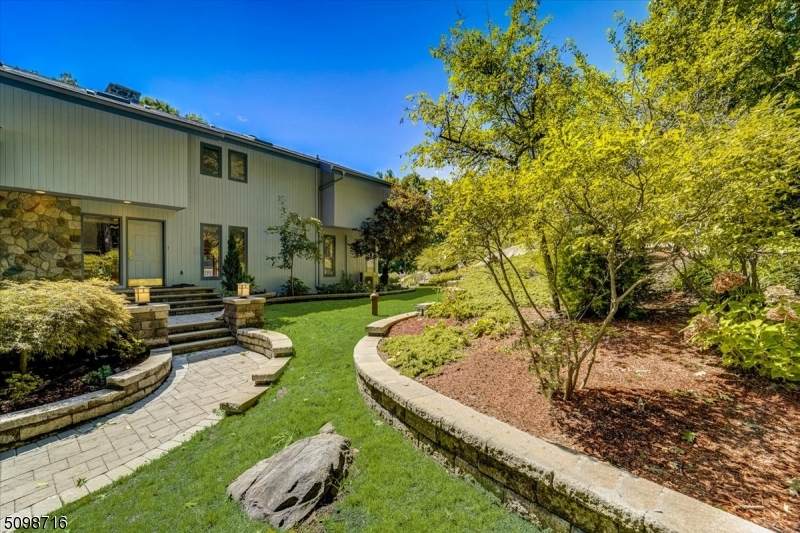 60 Mountain Spring Dr - Photo 1