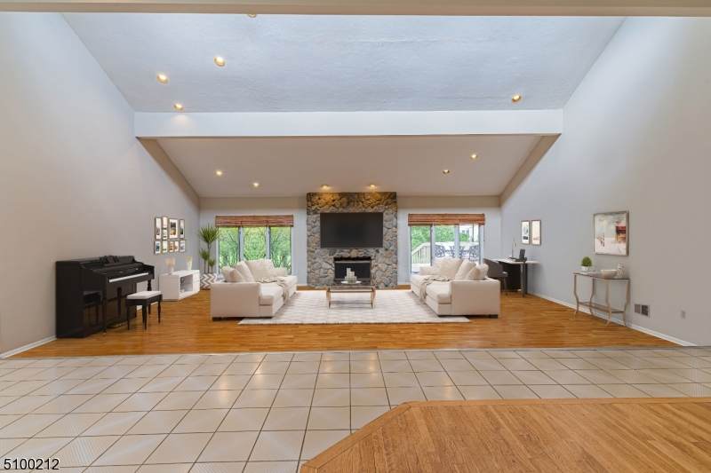 4 Pheasant Way - Photo 1