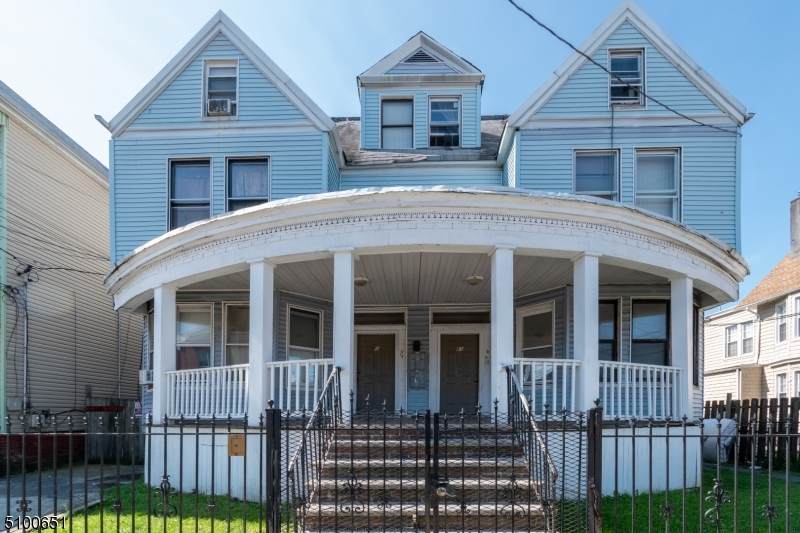 81 Oak St - Photo 1
