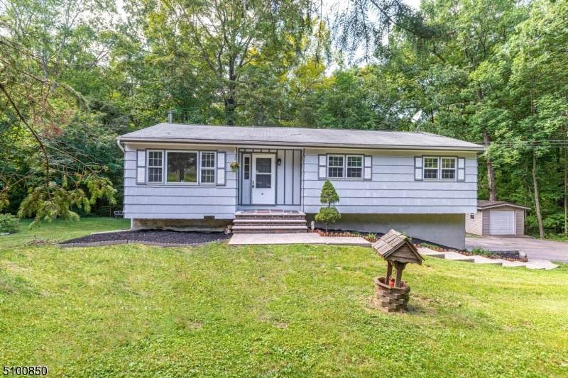 10 Beaver Brook Dr - Photo 1