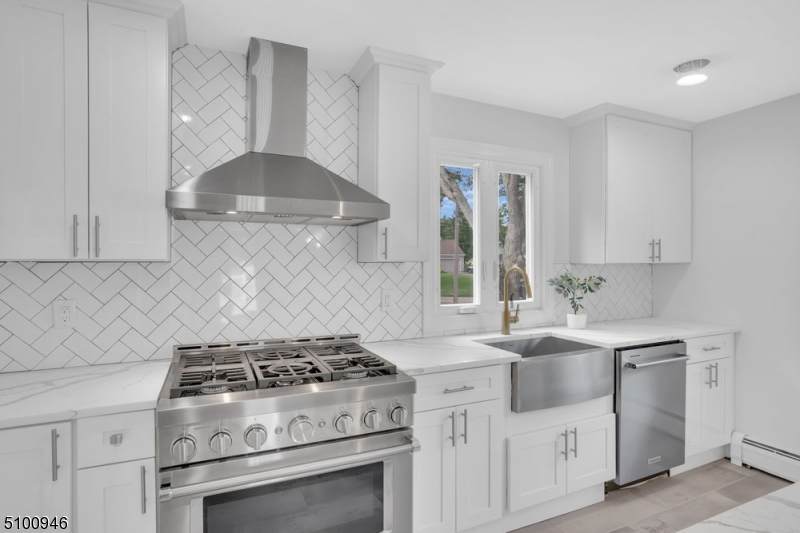 475 Lincoln Ave - Photo 1