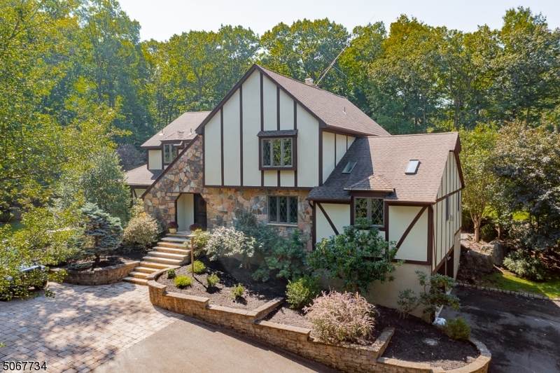 25 Fox Chase Dr - Photo 1