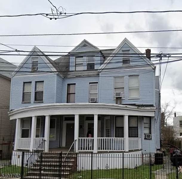 81 Oak St - Photo 1