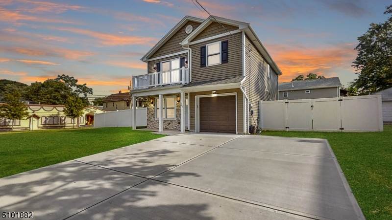 260 E 9Th Ave - Photo 1