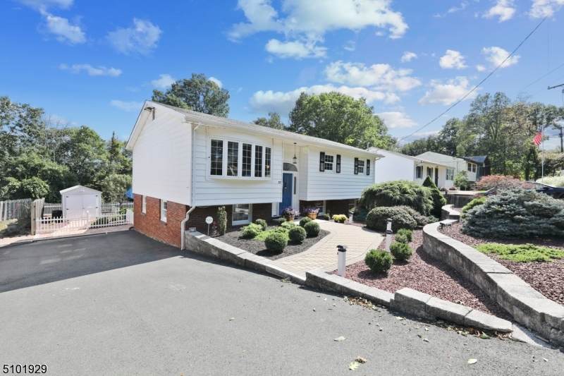 327 Dupont Ave - Photo 1