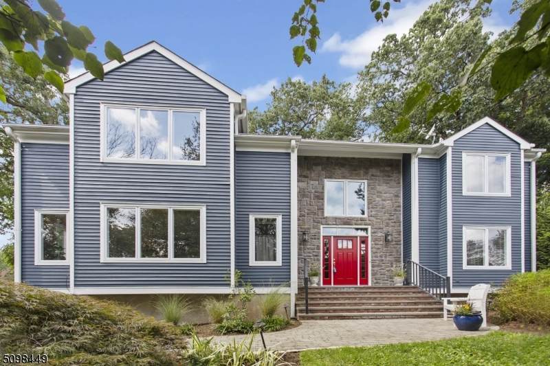 42 Edgehill Ave - Photo 1