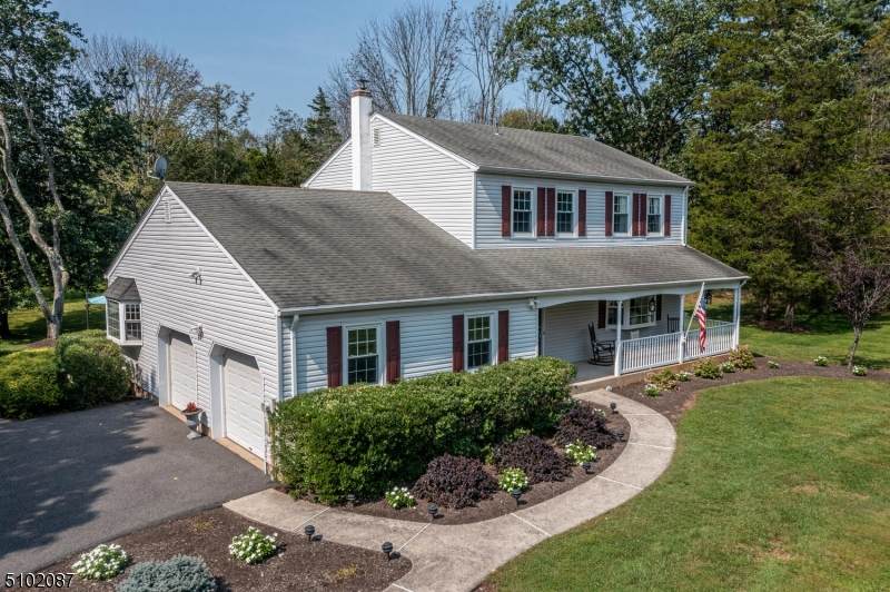 305 Heritage Dr - Photo 1