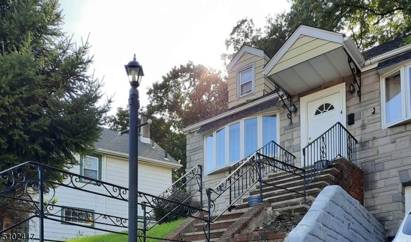 4 Glen Ridge Pkwy - Photo 1
