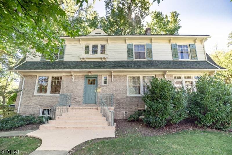 342 Warwick Ave - Photo 1