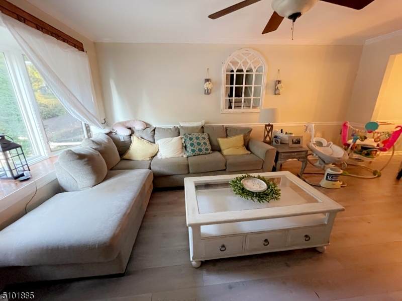 34 Conklin Ave - Photo 1