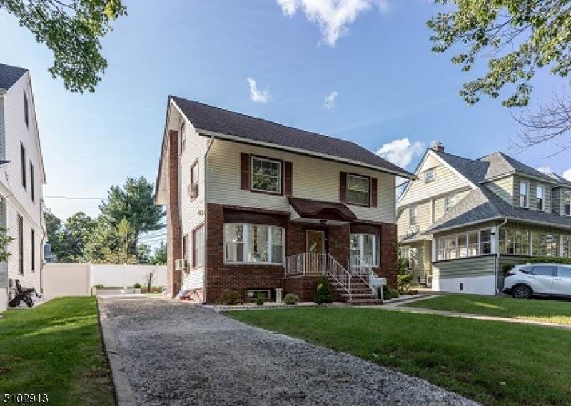 112 Willard Ave - Photo 1