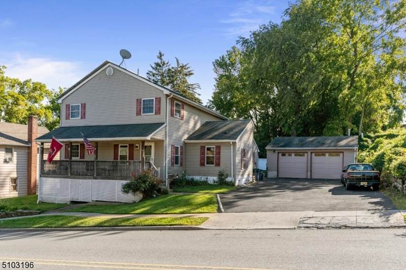 70 Trinity St - Photo 1