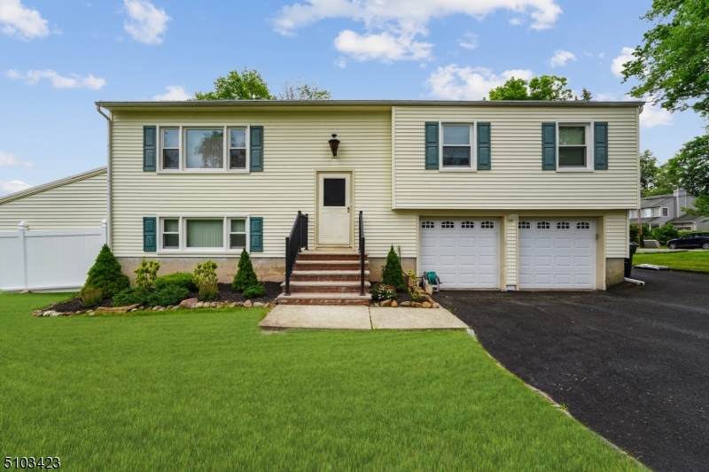 50 Summit Ave - Photo 1