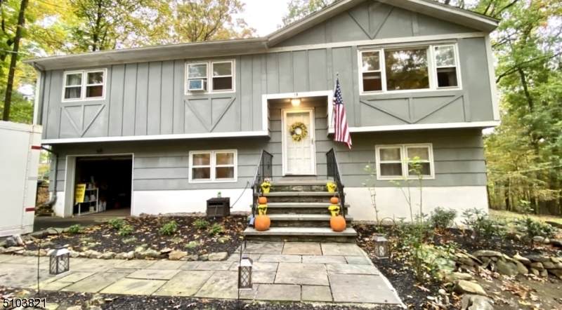 15 Crescent Drive North - Photo 1