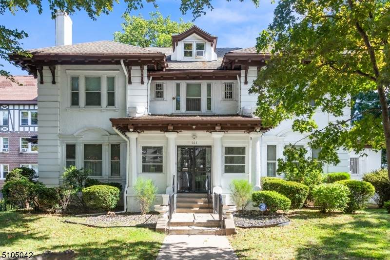 565 Mt Prospect Ave - Photo 1