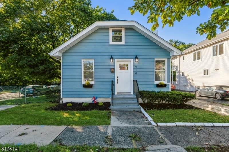 914 Eden Ave - Photo 1