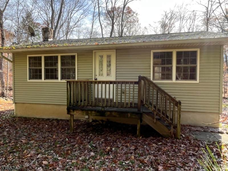 10 Lakeside Ave - Photo 1