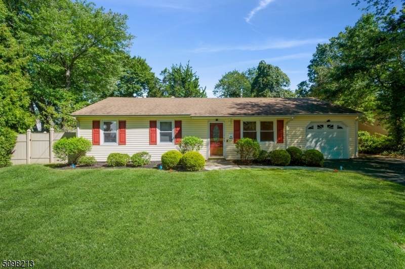 821 Maple Ave - Photo 1
