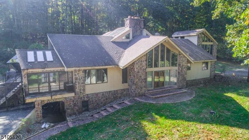 10 Lawrence Rd - Photo 1