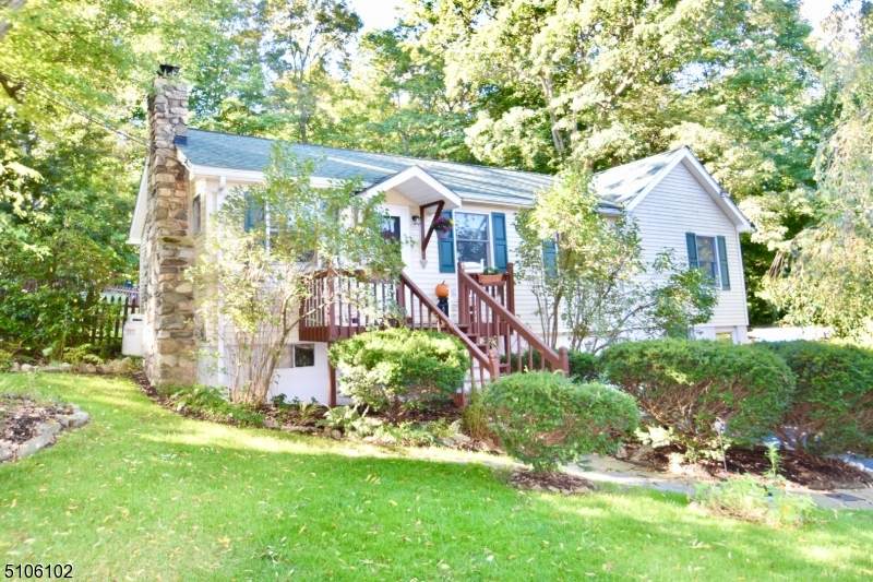 17 Mountainside Ave - Photo 1