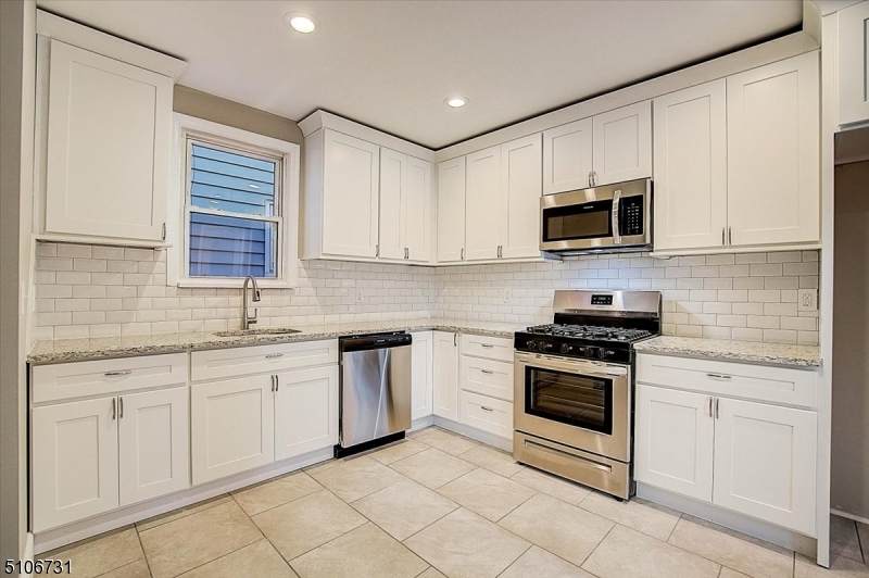 1501 Munn Ave - Photo 1