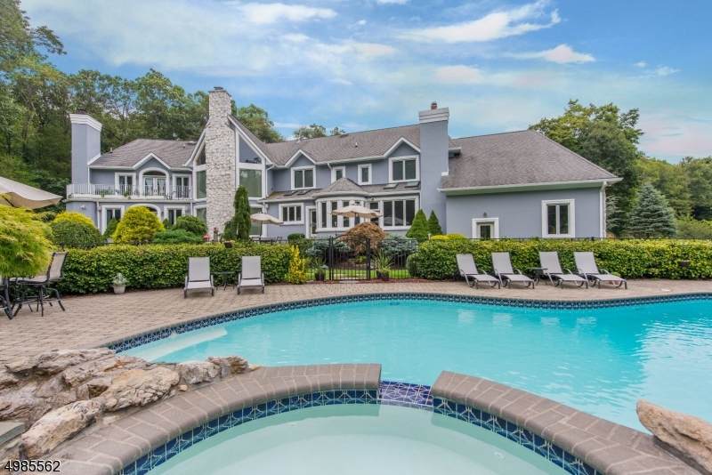 4 Rain Tree Ct - Photo 1