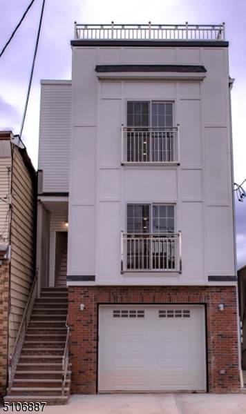 648 Ferry St - Photo 1