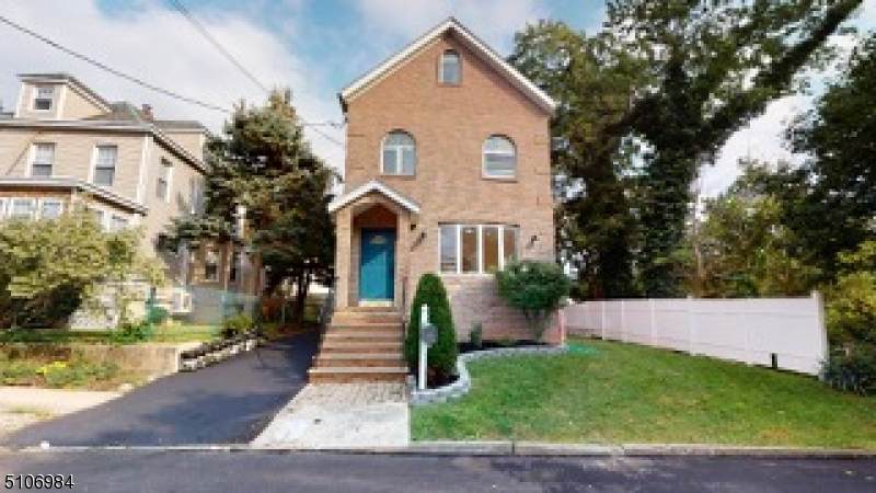 2 William St - Photo 1