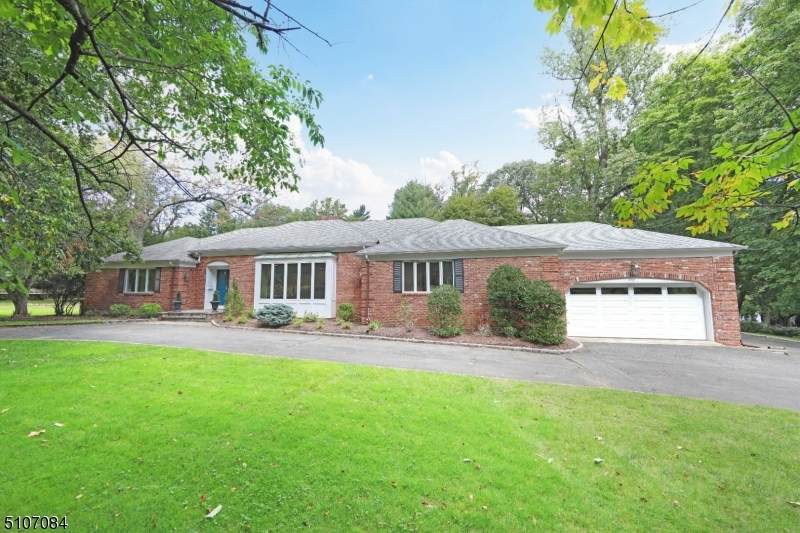 81 Glen Ave - Photo 1