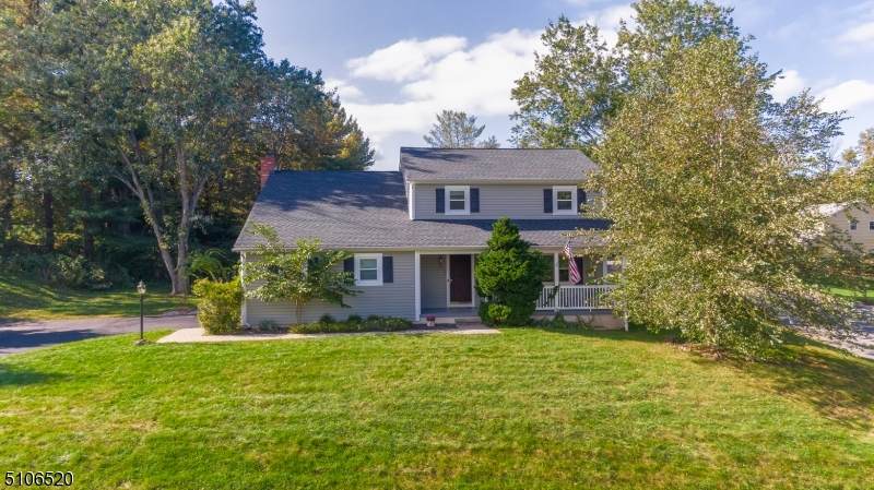 7 Hillcrest Ln - Photo 1