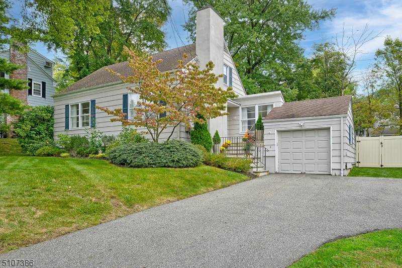 63 Sunset Ave - Photo 1
