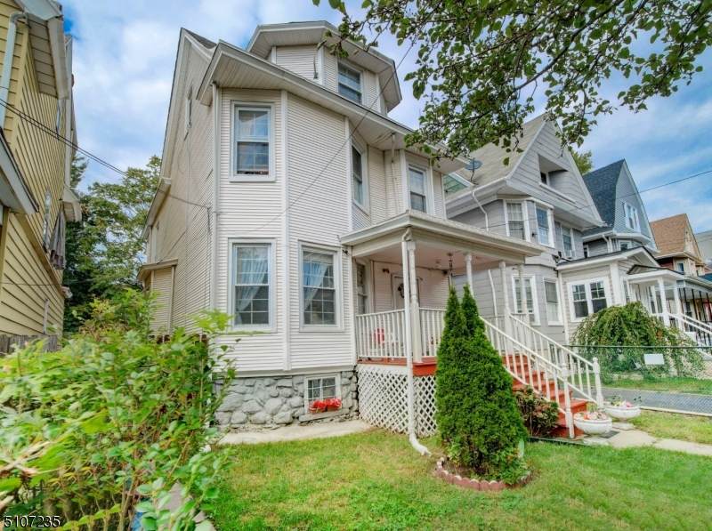 131 N Essex Ave - Photo 1