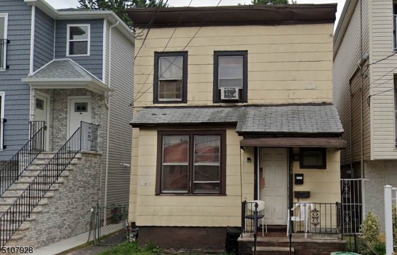 850 Lafayette St - Photo 1
