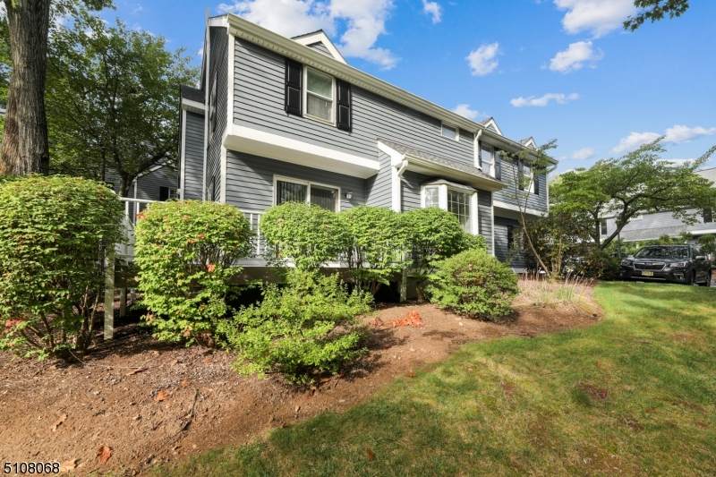 8 Countryside Dr - Photo 1